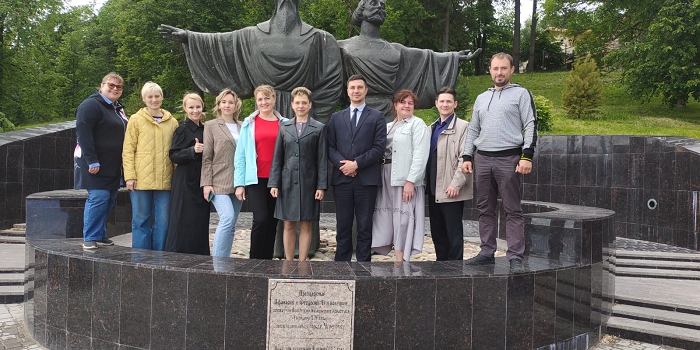 В преддверии Дня России и канун летнего Дня Рождения Череповца сотрудники седьмой поликлиники посетили памятные места города.